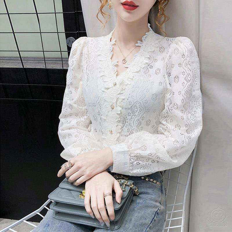 เสื้อลูกไม้ก้นกลวง